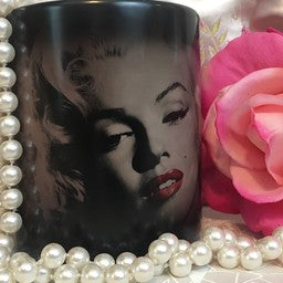 Marilyn Monroe Red Morphing Mug